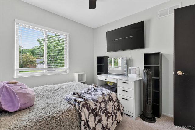 4903 Cape Town, Highland Charter Township, MI 48356