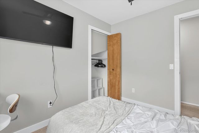 4903 Cape Town, Highland Charter Township, MI 48356