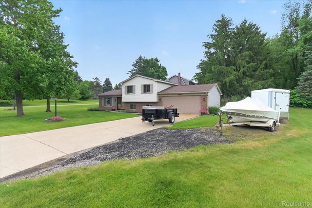 4903 Cape Town, Highland Charter Township, MI 48356