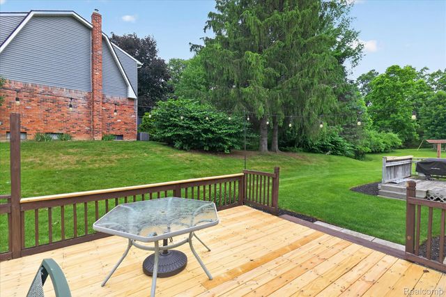 4903 Cape Town, Highland Charter Township, MI 48356