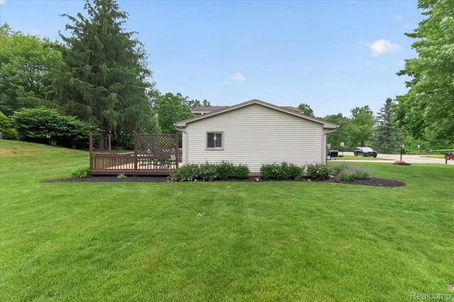 4903 Cape Town, Highland Charter Township, MI 48356