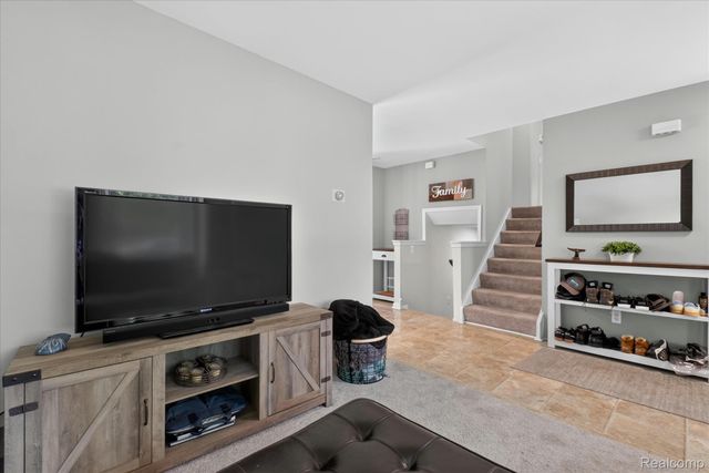 4903 Cape Town, Highland Charter Township, MI 48356