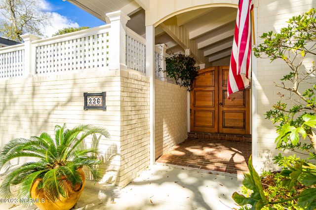 226 Oakleaf Drive, Pine Knoll Shores, NC 28512