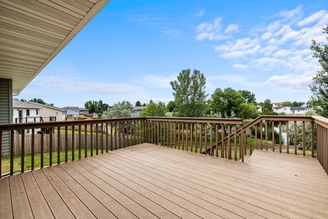 2009 Lakeside St. NW, Minot, ND 58703