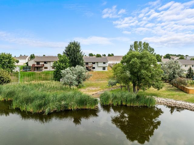 2009 Lakeside St. NW, Minot, ND 58703