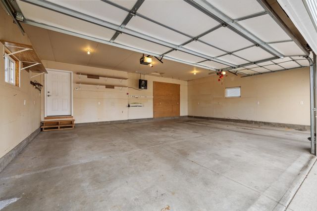 2009 Lakeside St. NW, Minot, ND 58703