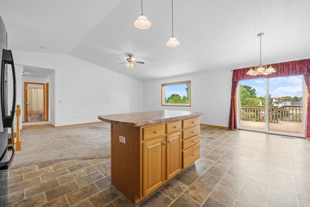 2009 Lakeside St. NW, Minot, ND 58703