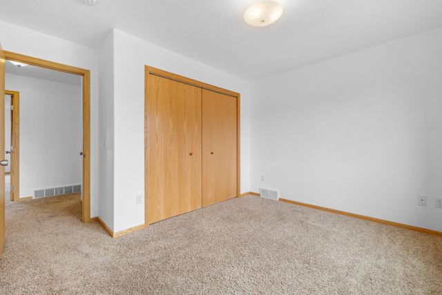 2009 Lakeside St. NW, Minot, ND 58703