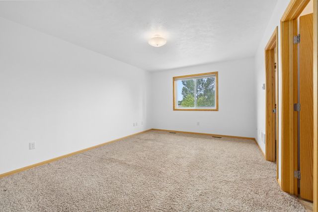 2009 Lakeside St. NW, Minot, ND 58703