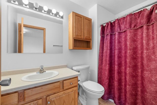 2009 Lakeside St. NW, Minot, ND 58703