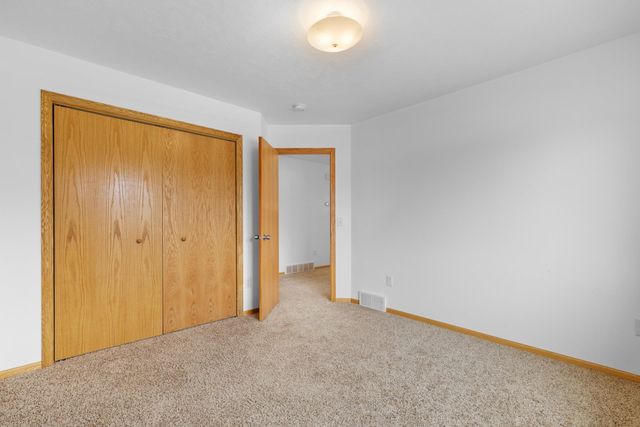 2009 Lakeside St. NW, Minot, ND 58703