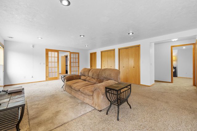 2009 Lakeside St. NW, Minot, ND 58703