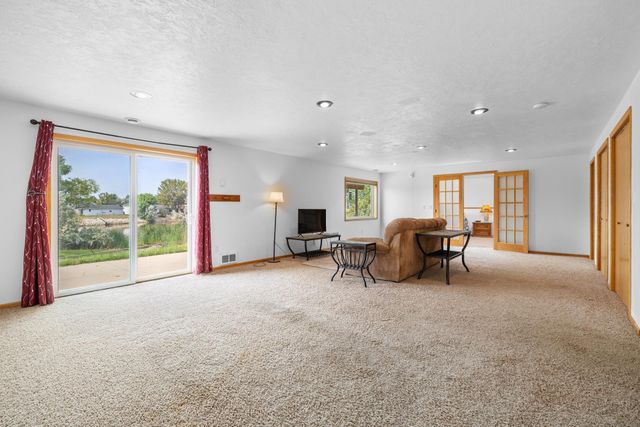 2009 Lakeside St. NW, Minot, ND 58703