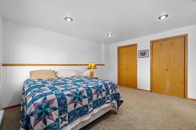 2009 Lakeside St. NW, Minot, ND 58703