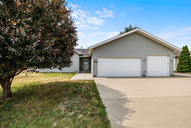 2009 Lakeside St. NW, Minot, ND 58703