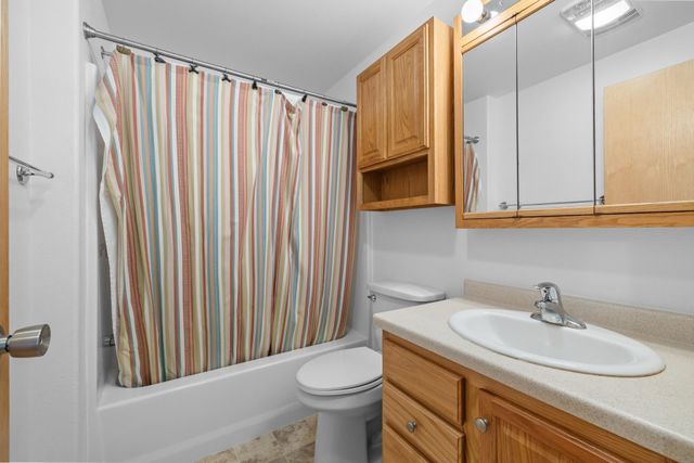 2009 Lakeside St. NW, Minot, ND 58703