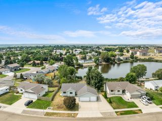 2009 Lakeside St. NW, Minot, ND 58703