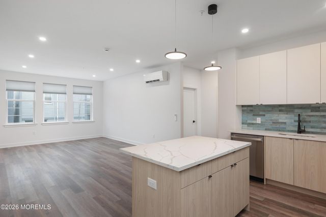 6 W End Court 209, Long Branch, NJ 07740