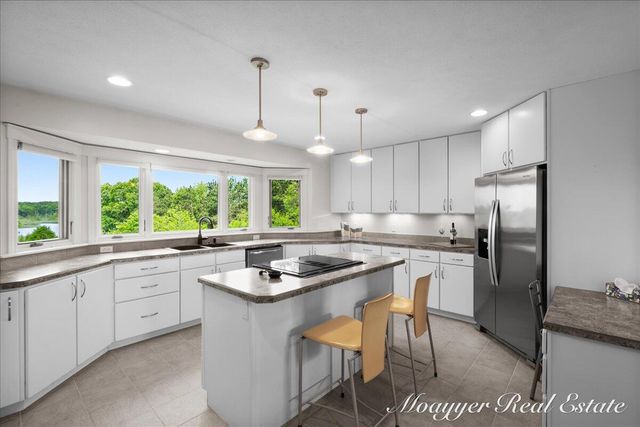 10245 Lincoln Lake Road NE, Greenville, MI 48838