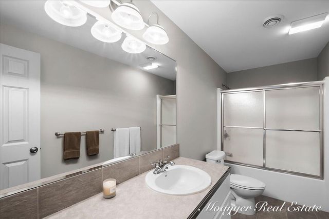 10245 Lincoln Lake Road NE, Greenville, MI 48838