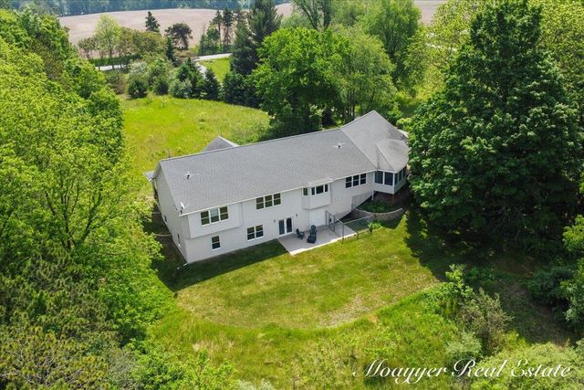 10245 Lincoln Lake Road NE, Greenville, MI 48838