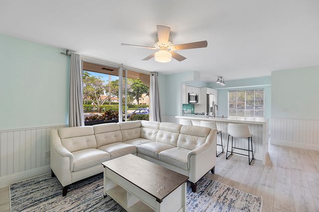 123 Yacht Club Way 101, Hypoluxo, FL 33462