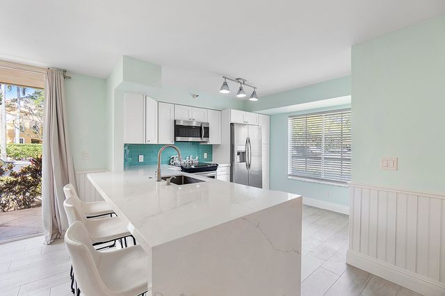 123 Yacht Club Way 101, Hypoluxo, FL 33462