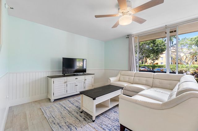 123 Yacht Club Way 101, Hypoluxo, FL 33462