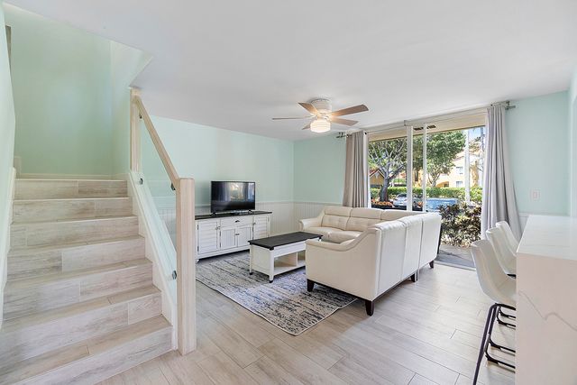 123 Yacht Club Way 101, Hypoluxo, FL 33462