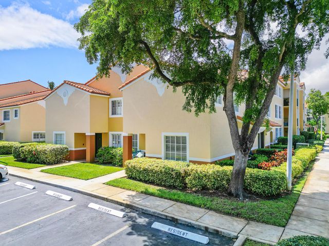 123 Yacht Club Way 101, Hypoluxo, FL 33462