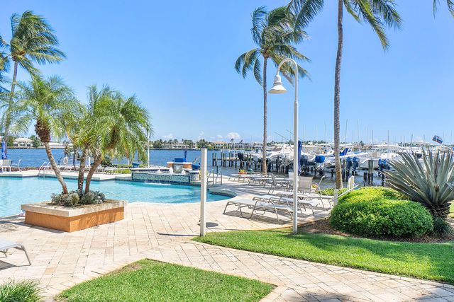 123 Yacht Club Way 101, Hypoluxo, FL 33462