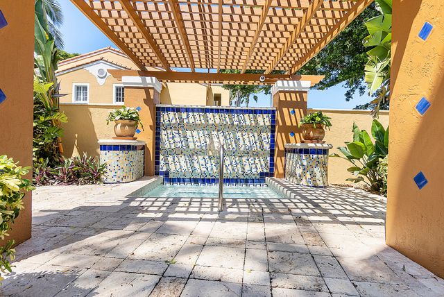 123 Yacht Club Way 101, Hypoluxo, FL 33462