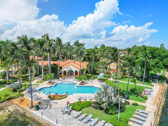 123 Yacht Club Way 101, Hypoluxo, FL 33462