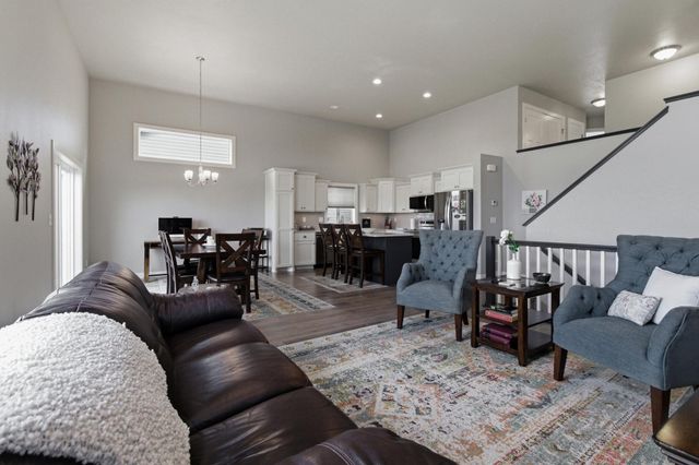 6877 17th Street S, Fargo, ND 58104
