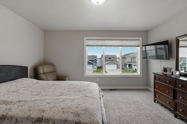 6877 17th Street S, Fargo, ND 58104