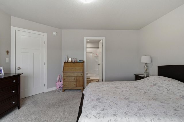 6877 17th Street S, Fargo, ND 58104