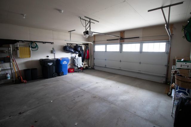 6877 17th Street S, Fargo, ND 58104