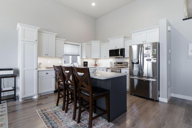 6877 17th Street S, Fargo, ND 58104
