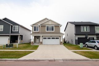 6877 17th Street S, Fargo, ND 58104