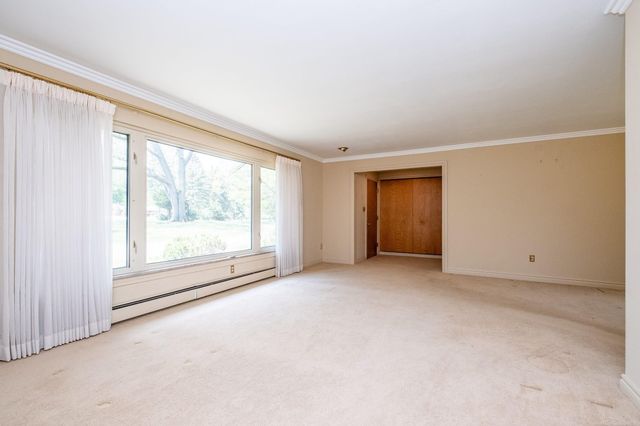 2800 Tewksbury Drive, Troy, MI 48098