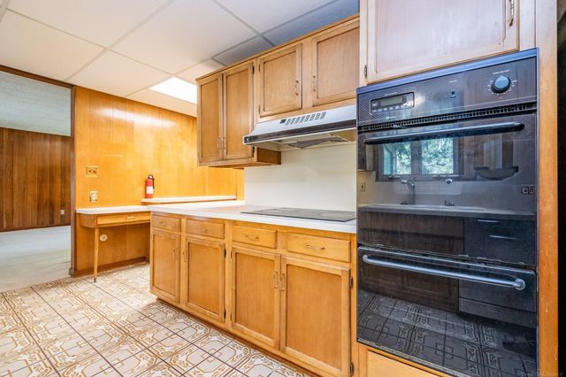 2800 Tewksbury Drive, Troy, MI 48098