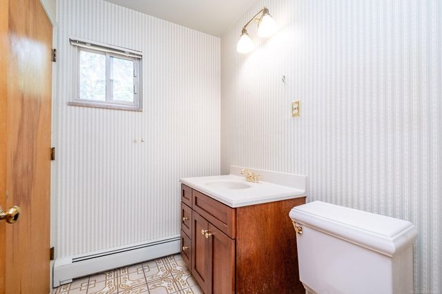 2800 Tewksbury Drive, Troy, MI 48098