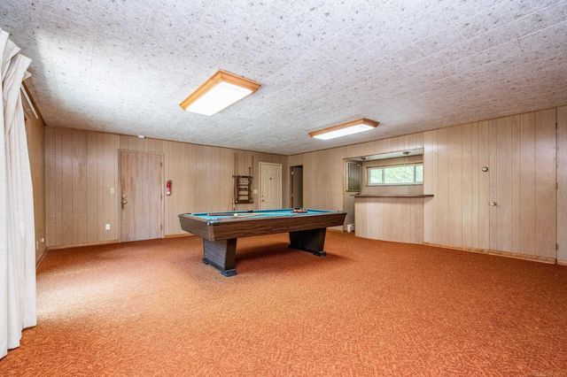 2800 Tewksbury Drive, Troy, MI 48098