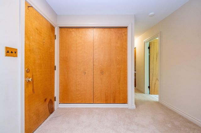2800 Tewksbury Drive, Troy, MI 48098