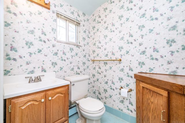 2800 Tewksbury Drive, Troy, MI 48098