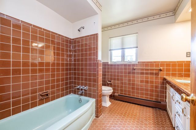 2800 Tewksbury Drive, Troy, MI 48098