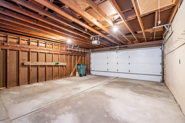 2800 Tewksbury Drive, Troy, MI 48098