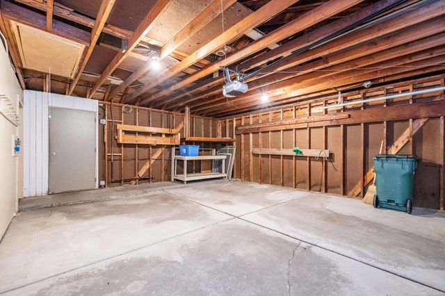 2800 Tewksbury Drive, Troy, MI 48098