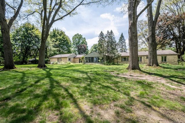 2800 Tewksbury Drive, Troy, MI 48098