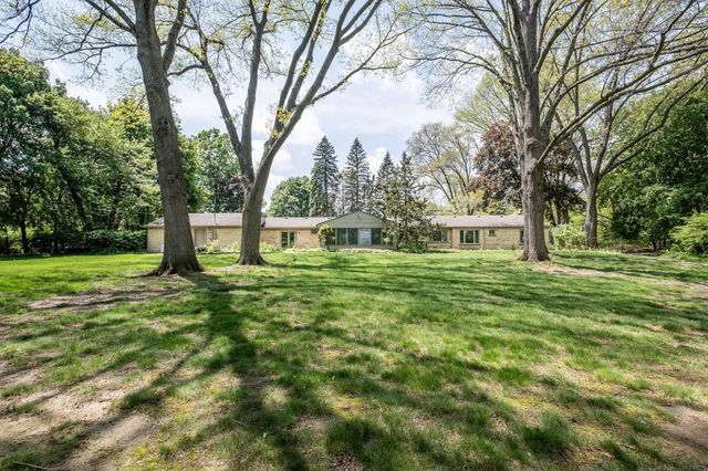 2800 Tewksbury Drive, Troy, MI 48098